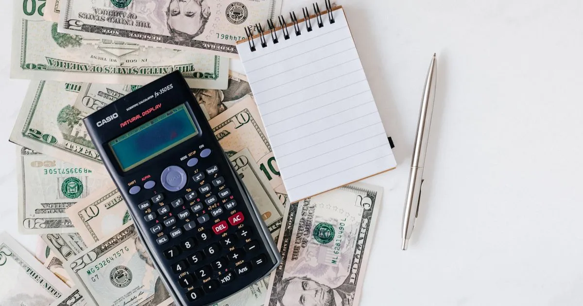 Graduation cap and education loan documents, Section 80E deduction