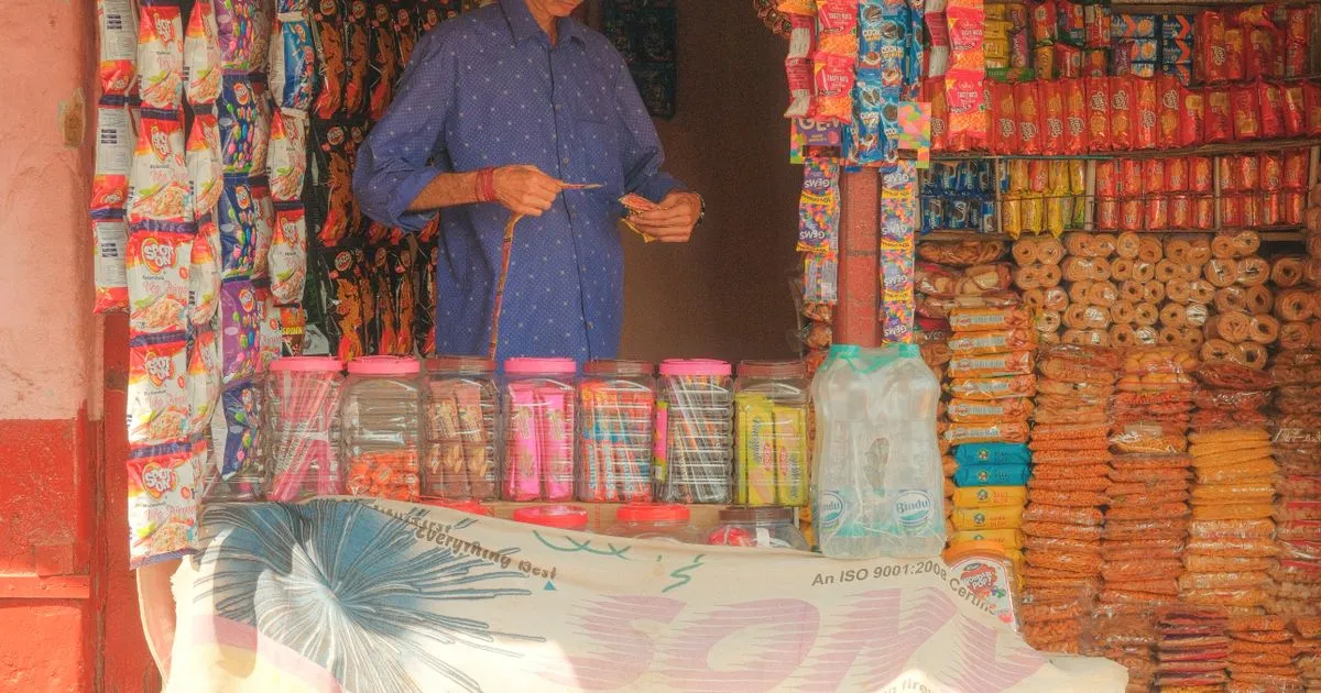 Indian street shop, regulated under Shops and Establishments Act